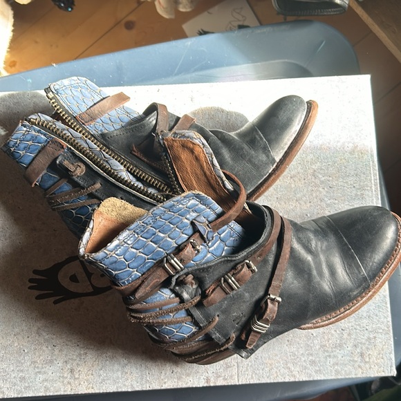 Freebird by Steven - Picture 15 of 15